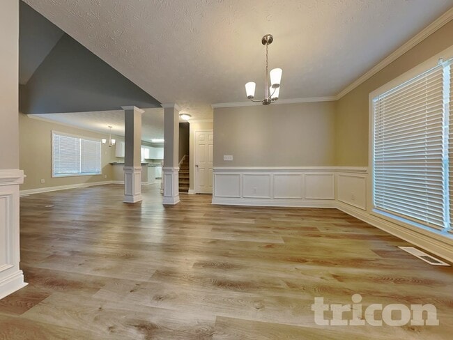 Building Photo - 265 Wisteria Way