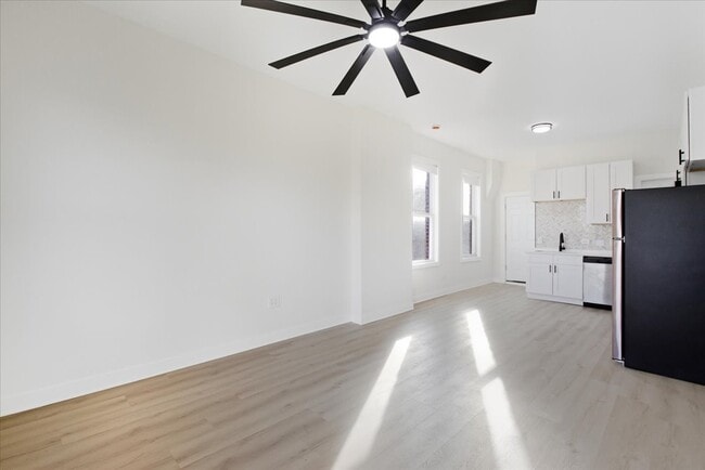 Building Photo - 1322 W Ohio St