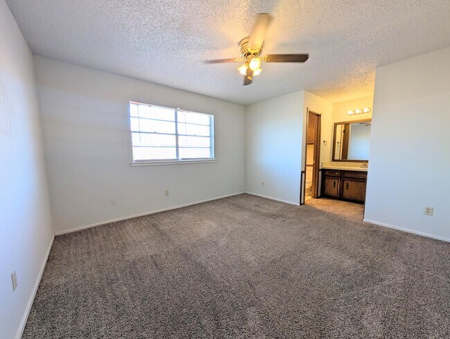 Foto del edificio - 9616 Bangor Ave