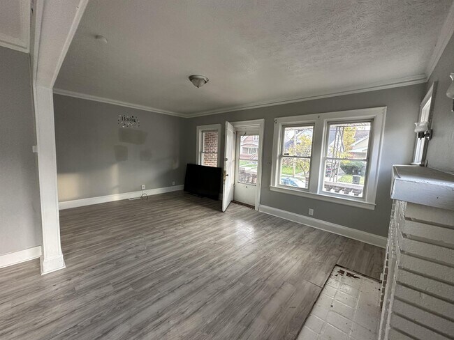 Building Photo - 8003 Beman Ave