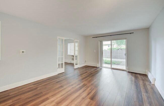 Foto del edificio - 2323 S Goebbert Rd