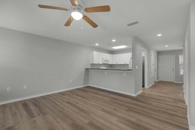 Foto del edificio - "Charming 2-Bed Townhouse Retreat in Fort Walton Beach with 2.5 Baths!"