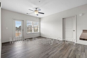 Building Photo - 150 Grove Cir