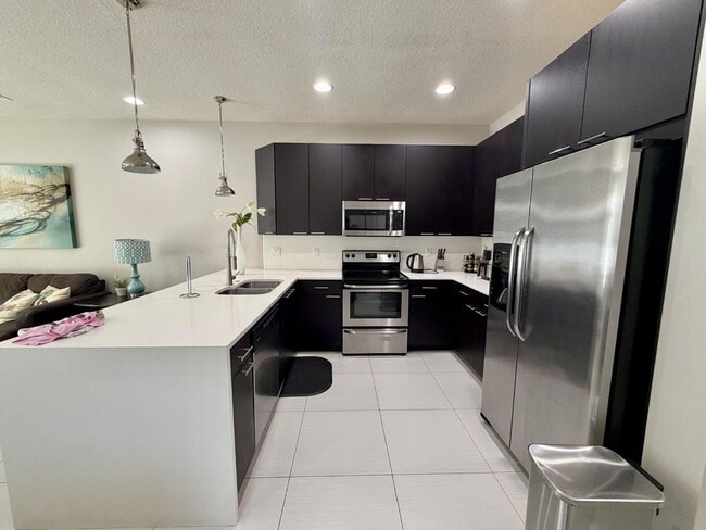 Foto del edificio - Furnished 3BR Townhome in Clermont