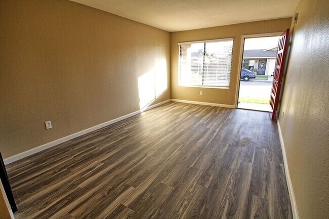Building Photo - 1394 Pajaro Ave