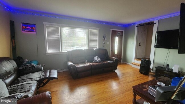 Building Photo - 804 Carpenter St