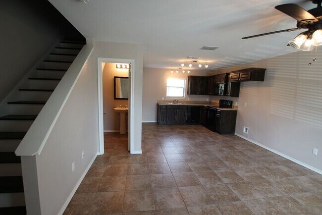 Foto del edificio - 1 Bedroom 1.5 Bath Townhome for Rent in Li...