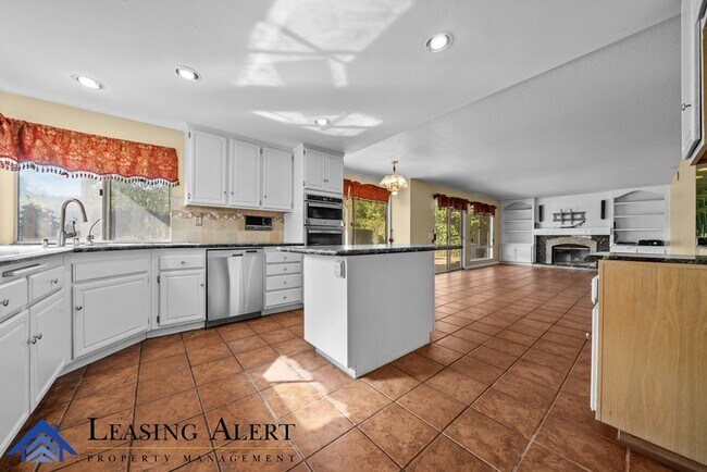 Foto del edificio - 28801 Shadow Valley Ln