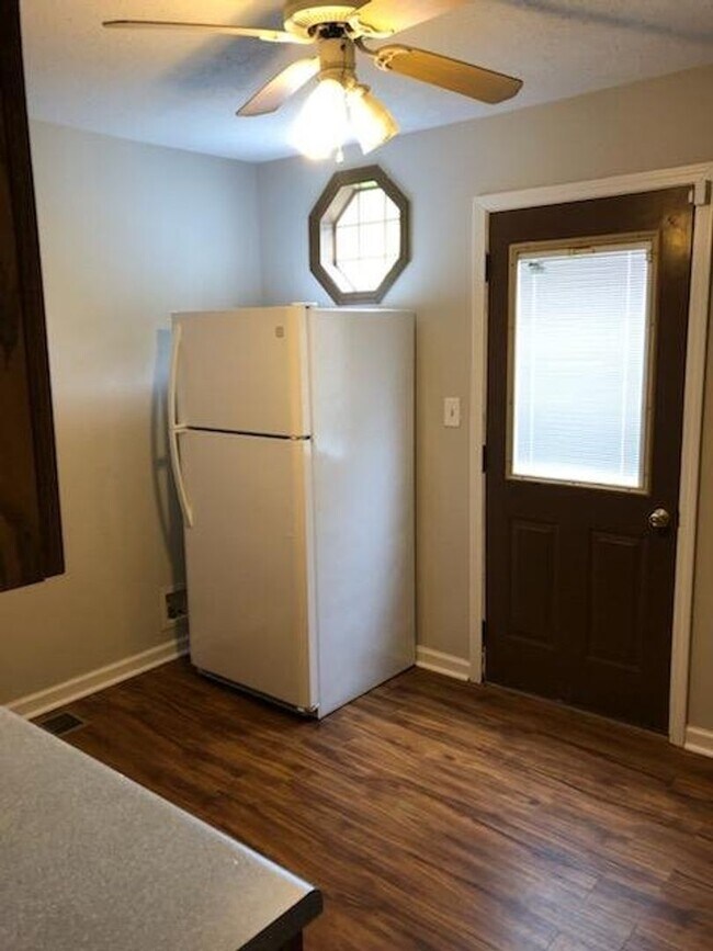 Foto del edificio - 2 Bedroom 2 Full Bathroom House Minutes fr...