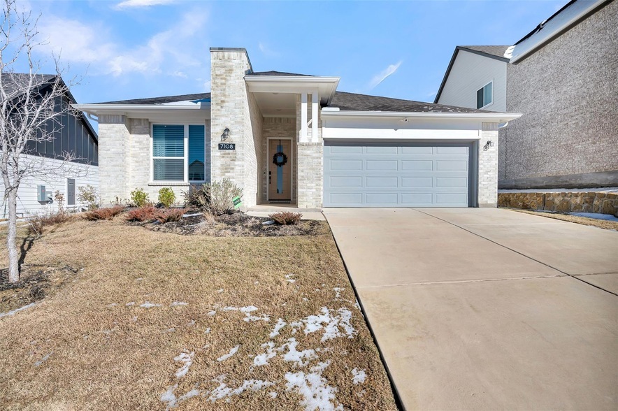 Foto principal - 7108 Talon Bluff Dr