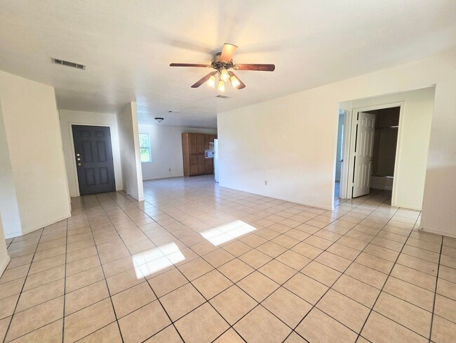 Building Photo - 3-Bed, 2-Bath Home for Rent in Kempner, TX