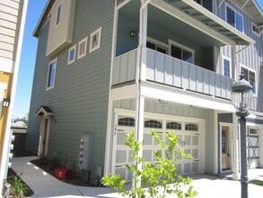 Building Photo - 240 Cherry Bark Ln