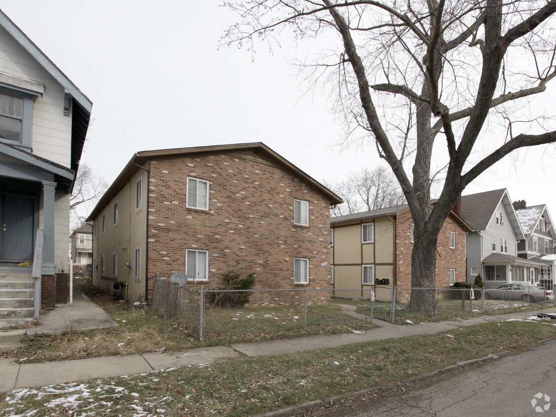Building Photo - 386-390 E 16th Ave