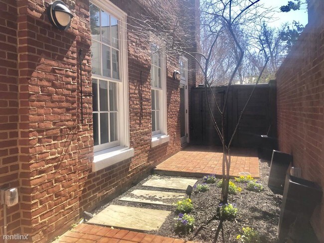 Foto del edificio - 2735 Olive St NW