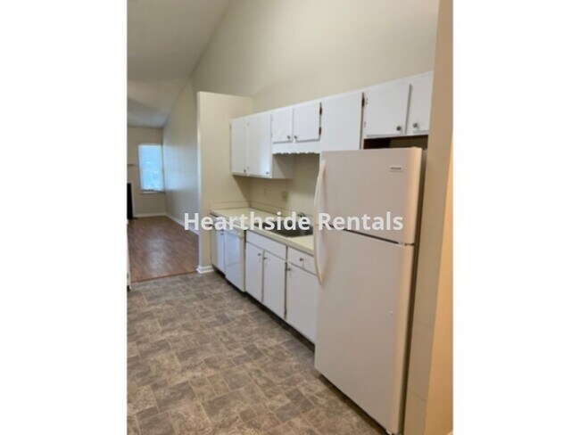 Foto del edificio - **3 Bedroom 2 Bath Duplex Near Medical Dis...