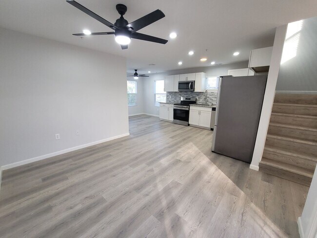 Foto del edificio - 313-315 W Street