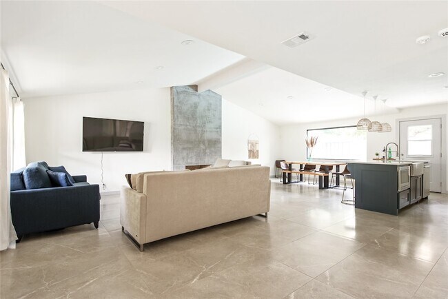 Foto del edificio - 3409 High Vista Dr