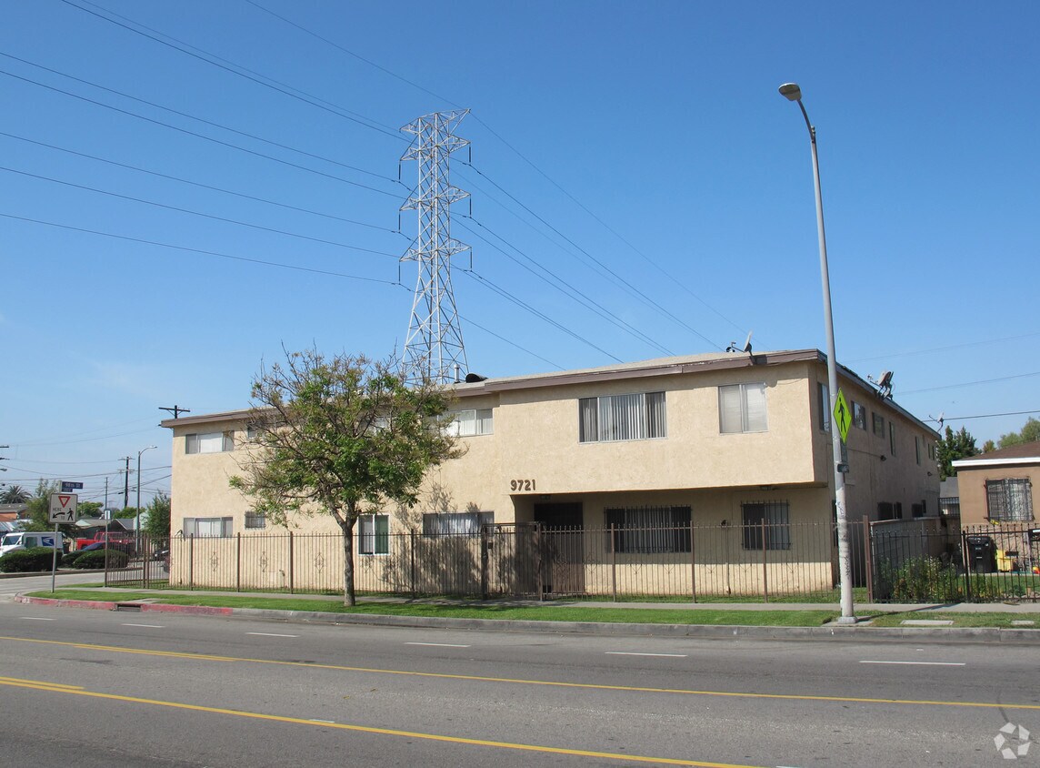 Building Photo - 9721 S San Pedro St