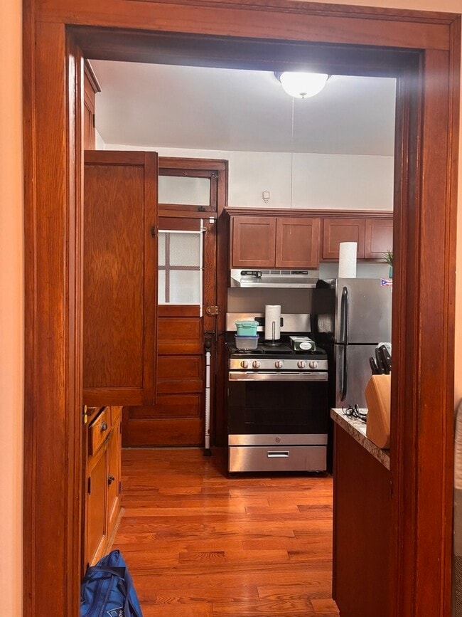 Building Photo - 6832 W Medill Ave