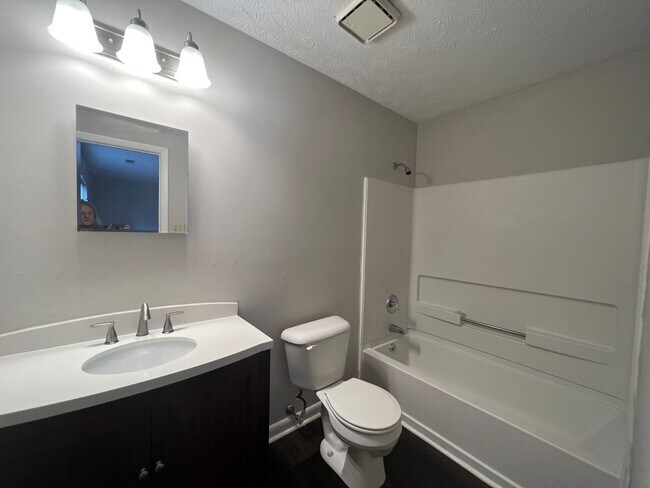 Building Photo - 7005 Cordoba Ct