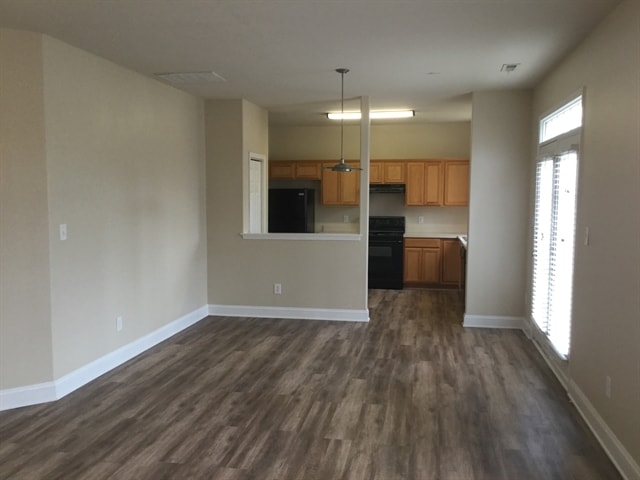 Building Photo - 9815 Waltham Ct