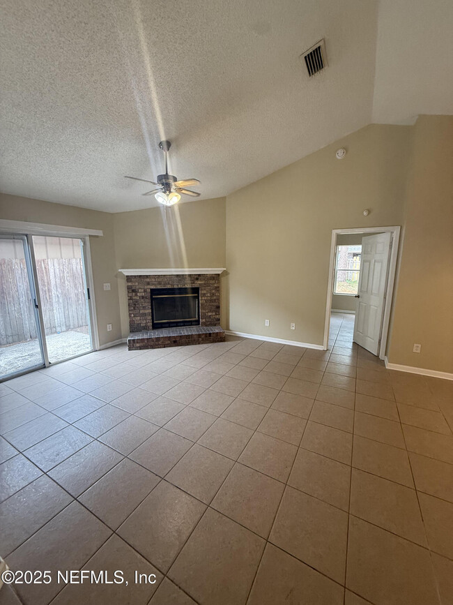 Building Photo - 9951 Somerset Grove Ln