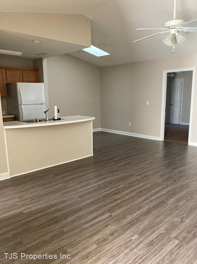 Building Photo - 2 br, 2 bath House - 3808 Elizabeth Avenue