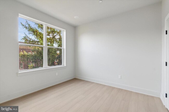 Foto del edificio - 5521 Wayne Ave