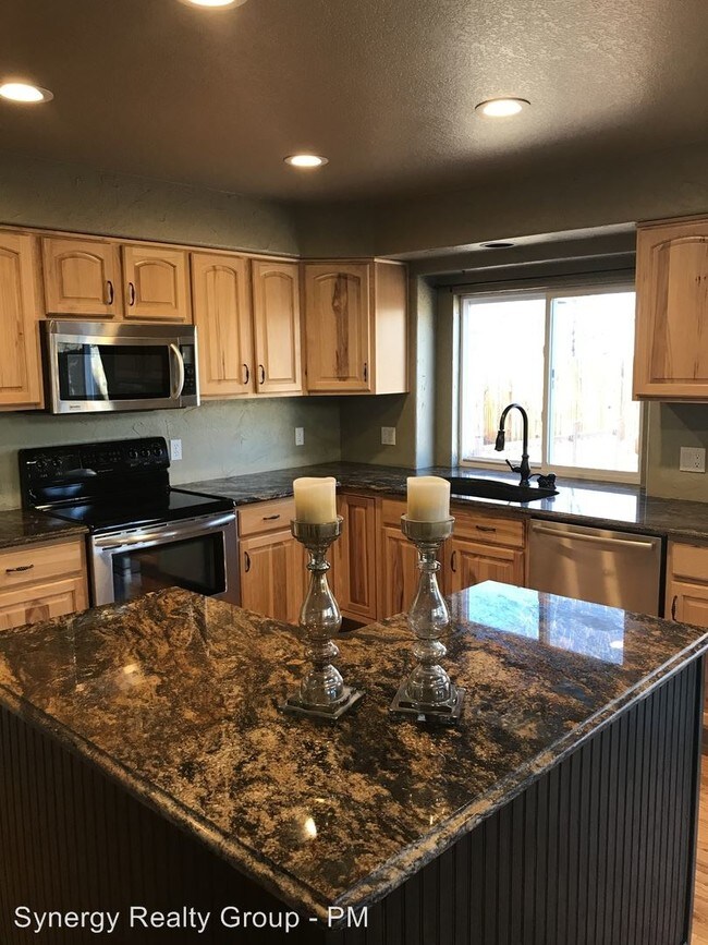 Building Photo - 4 br, 3.5 bath House - 5510 Whiskey River Dr