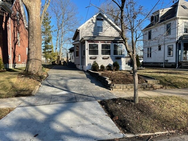Building Photo - 212 Crescent Ave