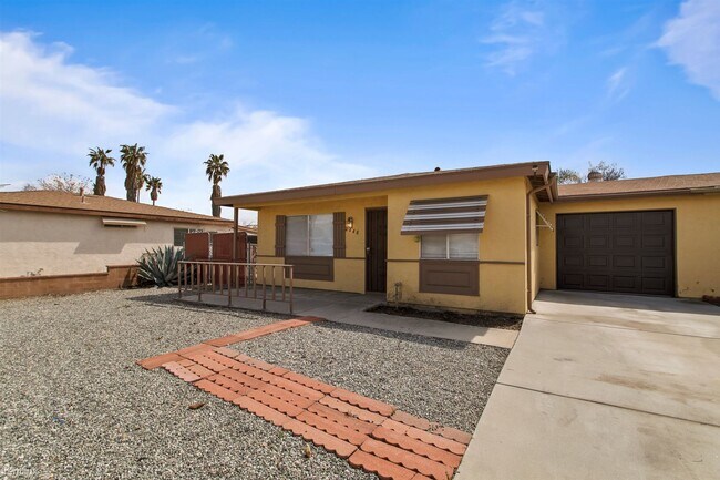 Building Photo - 3 br, 1 bath House - 2448 San Bernardo Avenue
