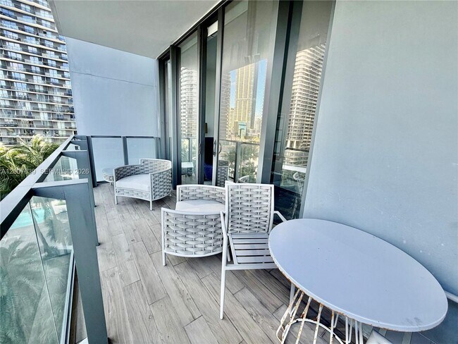 Foto del edificio - 88 SW 7th St