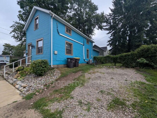 Building Photo - 601 Brackenridge St