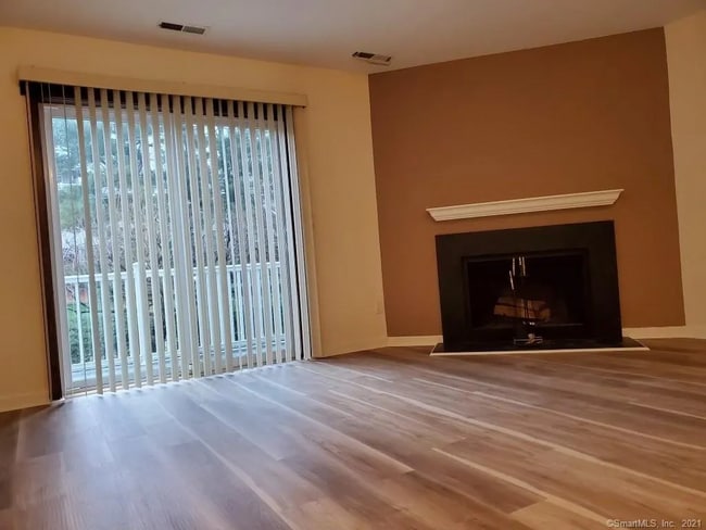 Building Photo - 71 Aiken St