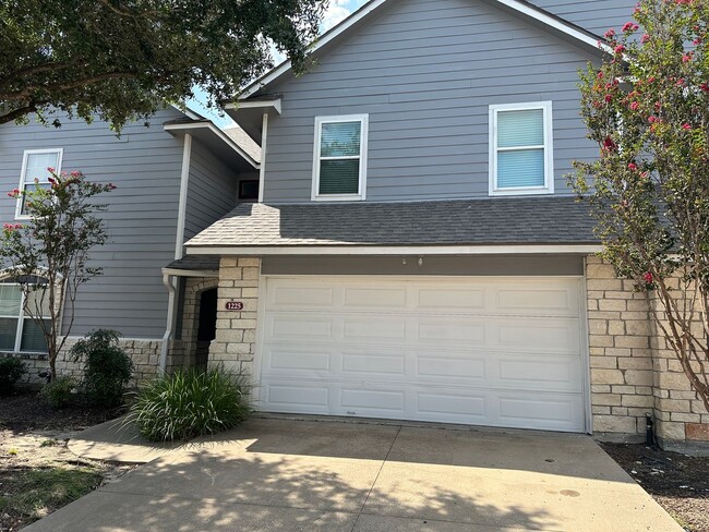 Building Photo - College Station - 4 Bedroom / 2.5 Bath / 2...