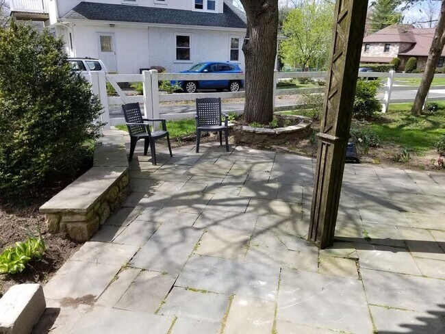 patio - 419 Ellerslie Ave
