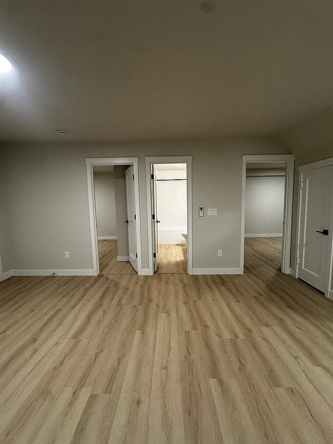 Building Photo - 7414 N Albina Ave