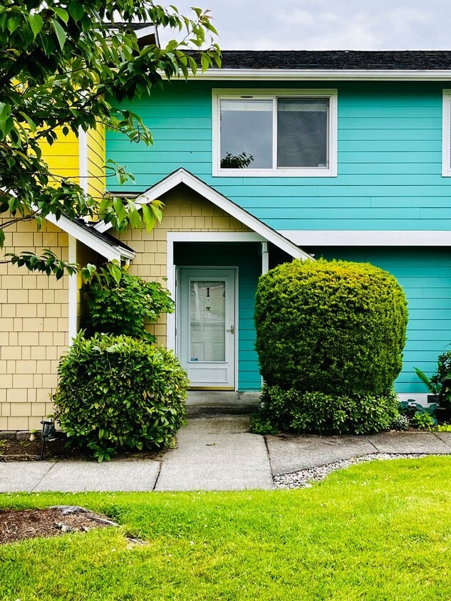 155 Myreboe St, Poulsbo, WA Townhome Rentals in Poulsbo WA