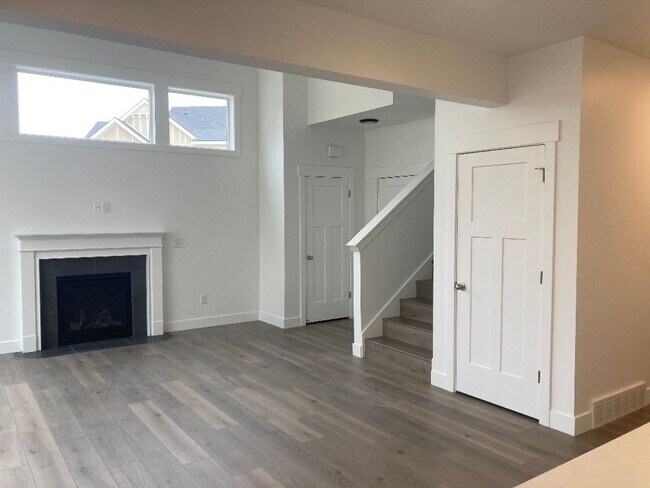 Building Photo - 6804 Sun Rock Cove