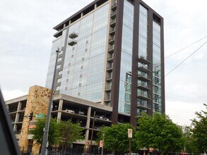 Building Photo - 300 E 3rd St