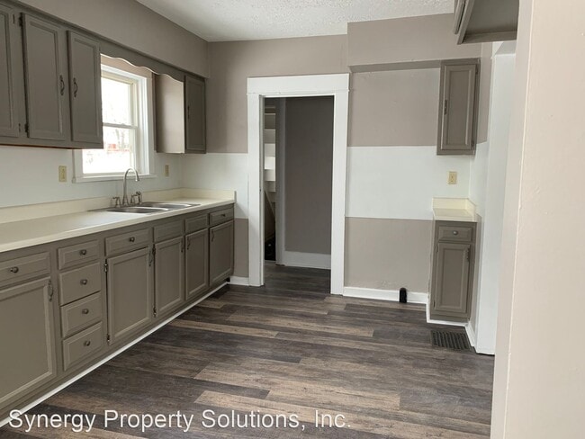 Building Photo - 4 br, 1 bath House - 628 S. Main St. Richland