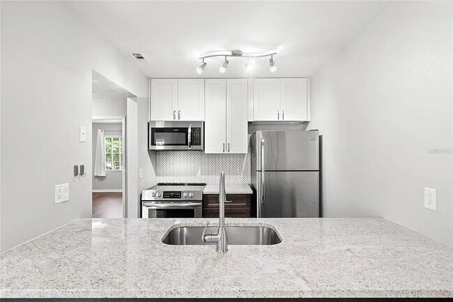 Foto del edificio - 304 S Habana Ave