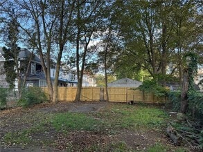 Building Photo - 2611 Midland Ave