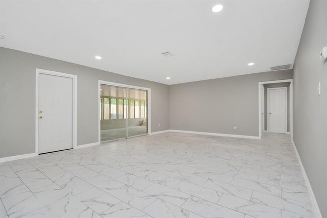 Building Photo - 5822 Heatherbloom Dr