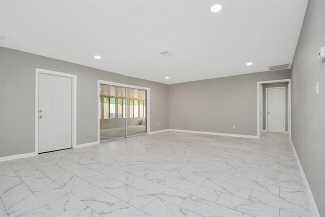 Foto del edificio - 5822 Heatherbloom Dr