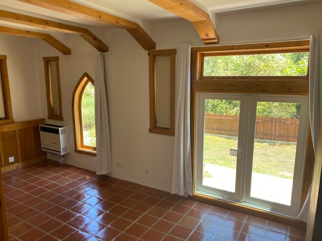 Vaulted ceilings and double front doors. - 6206 Temple Hill Dr