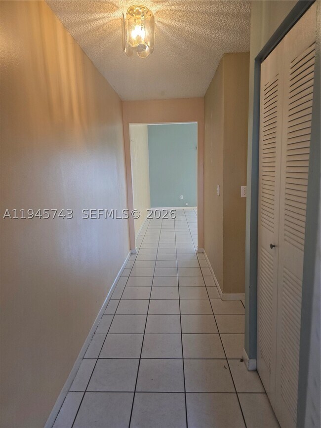 Building Photo - 1322 Sandpiper Blvd