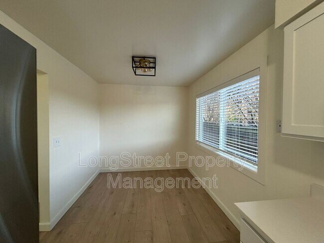 Building Photo - 11380 SW Greenburg Rd