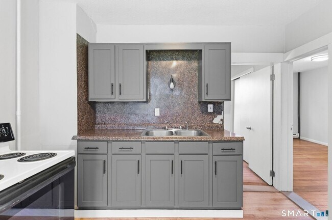 Foto del edificio - 13 Wood Ct