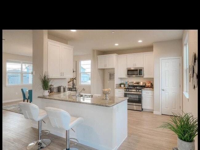 Building Photo - 1058 Heritage Way
